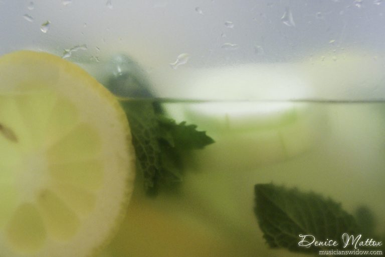 infused water lemon cucumber
