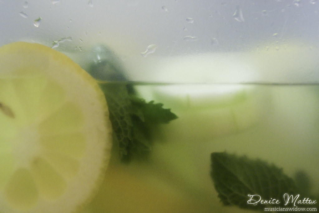 infused water lemon cucumber